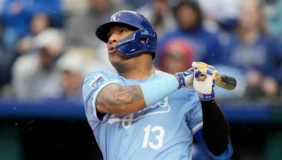 Perez homers as KC beats Blue Jays 2-1 in game called after 5 innings, 3 1/2-hour rain delay