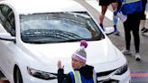 Free Press Marathon: Runners fight brief congestion as rental car strays across finish