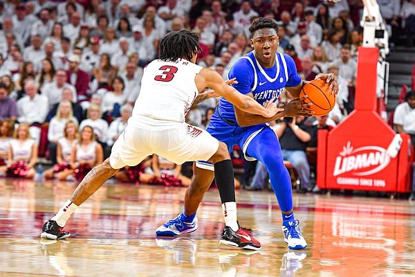 Arkansas basketball lands commitment from Kentucky transfer Adou Thiero | Northwest Arkansas Democrat-Gazette