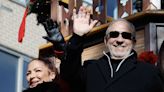 Emilio Estefan celebra sus 70 años con fiesta disco entre celebridades