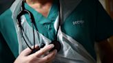 Hundreds of doctors angry over new pay deal likely to leave NHS, survey reveals