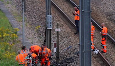 法國警方拘捕一名疑犯 涉嫌上周破壞法國鐵路網絡 - RTHK
