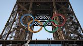 FOTOS: Así lucen los cinco anillos olímpicos sobre la Torre Eiffel en París