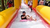 臺北河岸童樂會 10米天空滑水道、70米衝鋒滑水道最吸睛