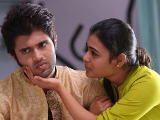 Vijay Deverakonda's Co-star Shalini Pandey Makes SHOCKING Statement, Says Ex Manager Took Advantage Of... - News18