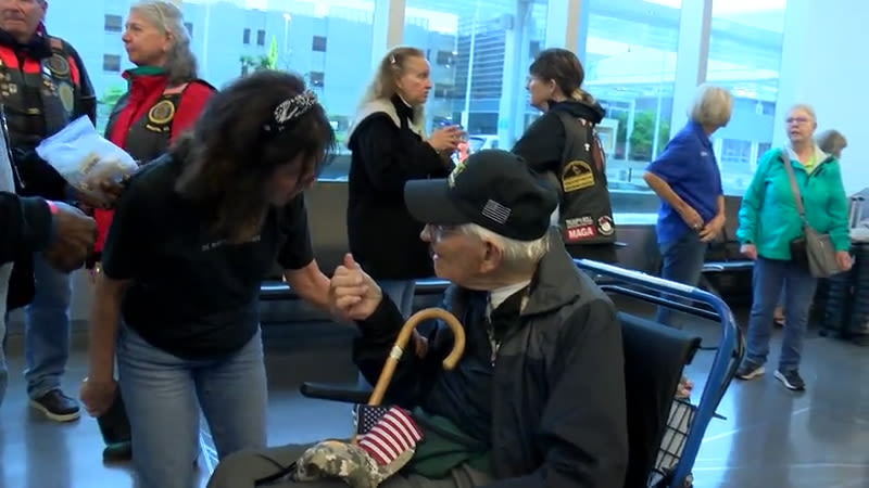 102-year-old Kansas veteran heading to France for 80th anniversary of D-Day