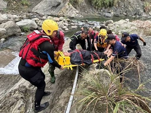 南投老翁訪友離奇誤入溪谷 幸被釣客發現報案救出