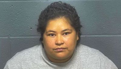 Woman Allegedly Tried to Drown 2 Children at Okla. Pool, Smiled as Witnesses Yelled at Her to Stop: Police