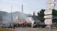 El Gobierno francés fuerza la reapertura de dos refinerías en huelga