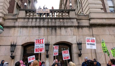 La Casa Blanca se mantiene firme en su apoyo a Israel a pesar de la frustración creciente de los progresistas y la agitación en los campus