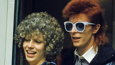 David Bowie se jactó de que contaría a su esposa Angie sobre su aventura con la estilista de Ziggy Stardust