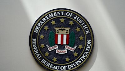 FBI reporta 79.000 ataques a oficiales en 2023, el máximo en diez años