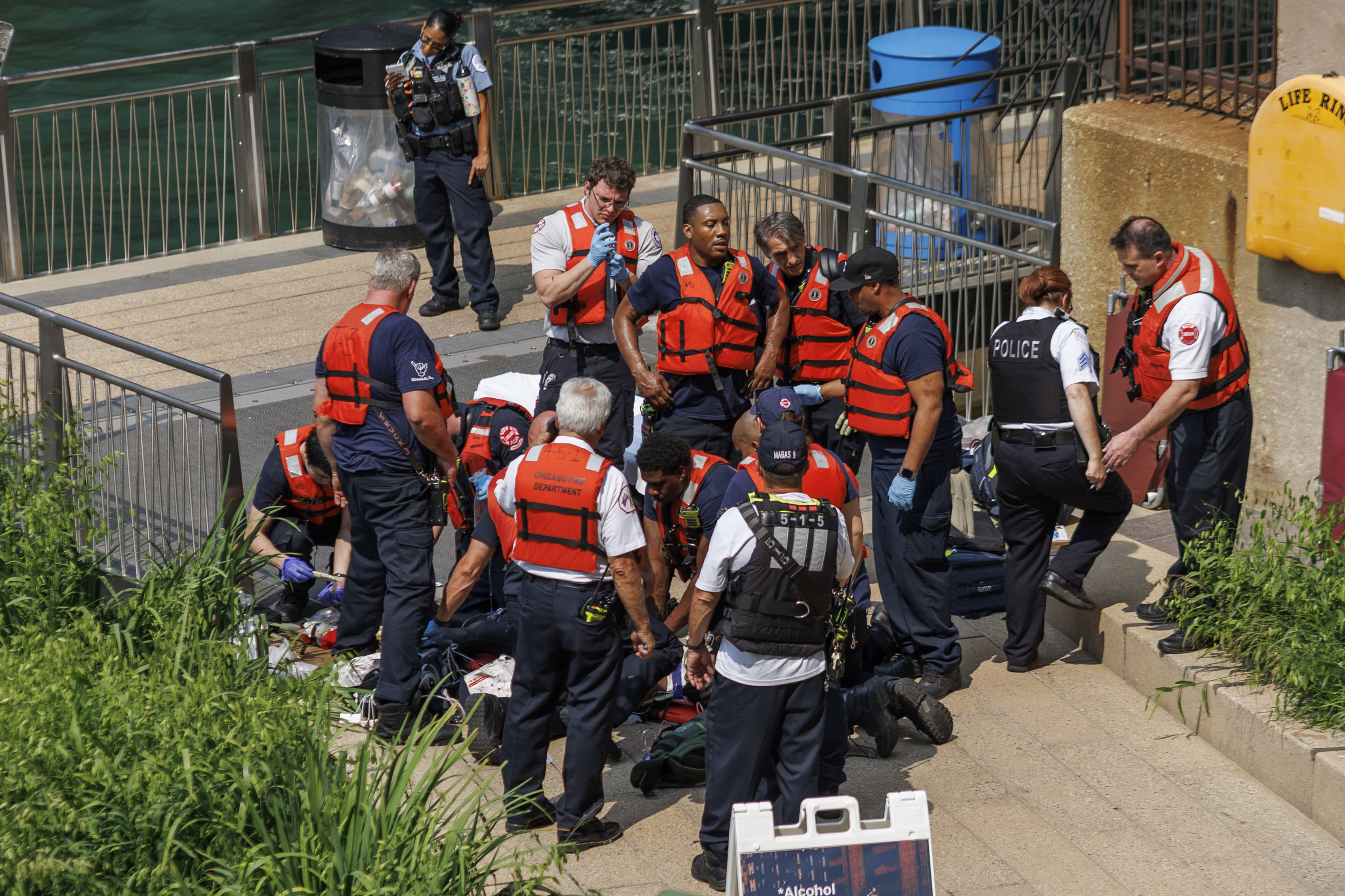 Woman dies after being pulled from Chicago River downtown: officials