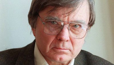 Robert Coover, Inventive Novelist in Iconoclastic Era, Dies at 92