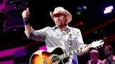 Toby Keith's daughter accepts his posthumous honorary degree