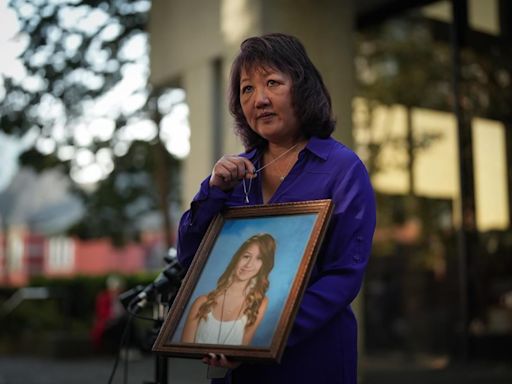 Amanda Todd's mother likens Kelowna swarming to other cases