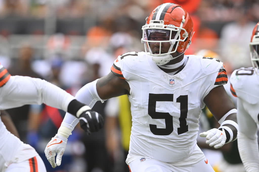 Michael Hall Jr. practicing with Browns day after domestic violence charge