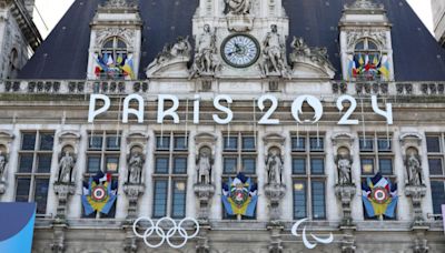 Olympics 2024: Paris mayor enters Seine River to prove water is clean enough for outdoor swimming events