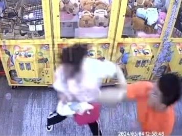 台中娃娃機店男凶暴打女「連賞4耳光、猛踹7下」 警籲女快出面報案