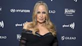 Jennifer Coolidge Jokes She's 'Surrounded by Gays' Before Receiving GLAAD Award from Jane Lynch