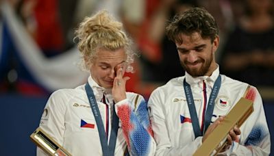 Love match? Czech pair win Olympic mixed tennis gold