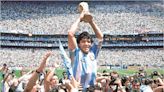 Subastan camiseta utilizada por Diego Armando Maradona en México | El Universal