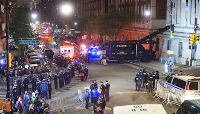 Oficial del NYPD disparó un arma mientras despejaba a los manifestantes del edificio de la Universidad de Columbia