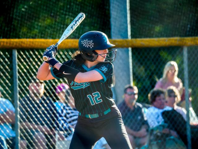 (5) Reagan softball scores late to take down (12) Porter Ridge