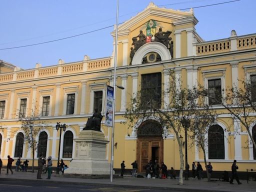 Columna de Magdalena Merbilháa: La universidad destruida - La Tercera