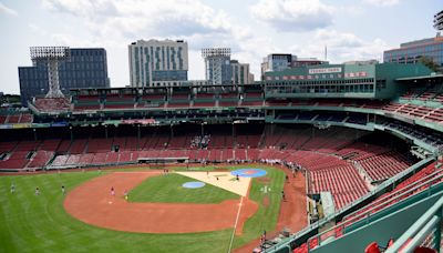 Red Sox win fourth straight series by turning back Royals