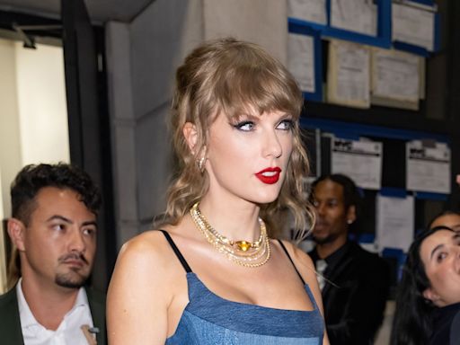 New Photos Show Taylor Swift Wearing Two Cool Minidresses In Las Vegas