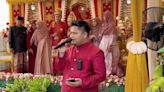 Viral video: Indonesian singer sings Shah Rukh Khan-Aishwarya Rai’s ’Humko Humise Chura Lo’ song at wedding | Watch | Today News