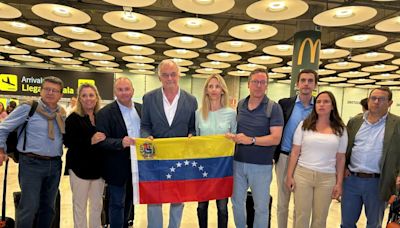 Los parlamentarios del PP expulsados de Venezuela llegan a Barajas