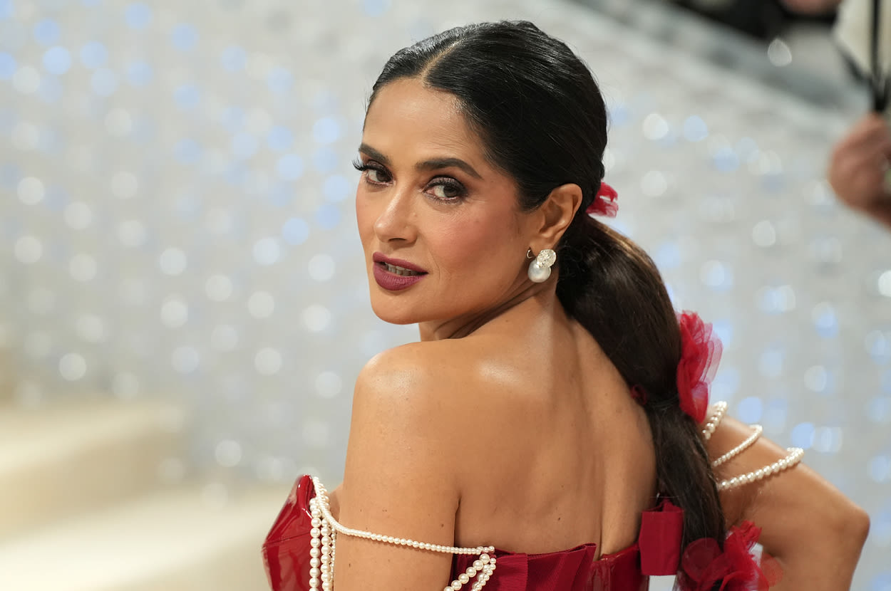 Salma Hayek Just Wore An Optical Illusion Dress That Needs To Be Seen