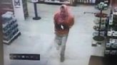 Gunman at large after fatally shooting clerk at Leesburg convenience store