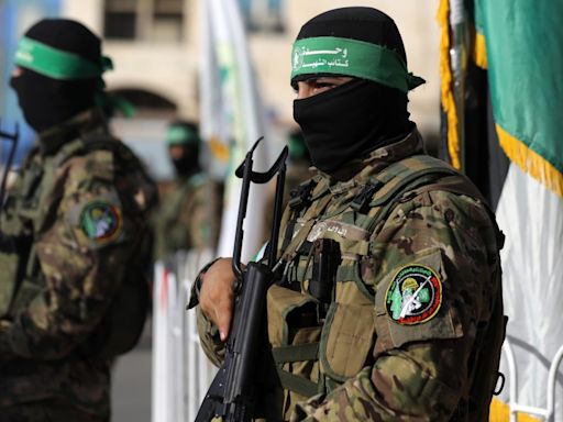 One Israeli hostage killed and 2 injured in Gaza by al-Qassam Brigades soldiers, Hamas says