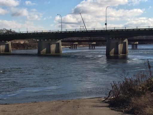 Cedar Rapids taking protective action as river levels rise