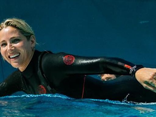 Elsa Pataky looks incredible in a black wetsuit