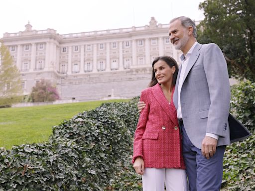 Felipe VI e Letizia divulgam novas fotografias para o 20.º aniversário de casamento