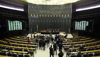 O ataque de parlamentares à ciência e aos professores