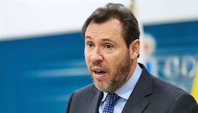 Óscar Puente amenaza a Juanma Moreno: «Si quiere el AVE a Huelva le quitamos dinero de la SE-40»