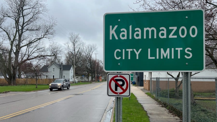 Project to turn empty Kalamazoo office building into 82 apartments