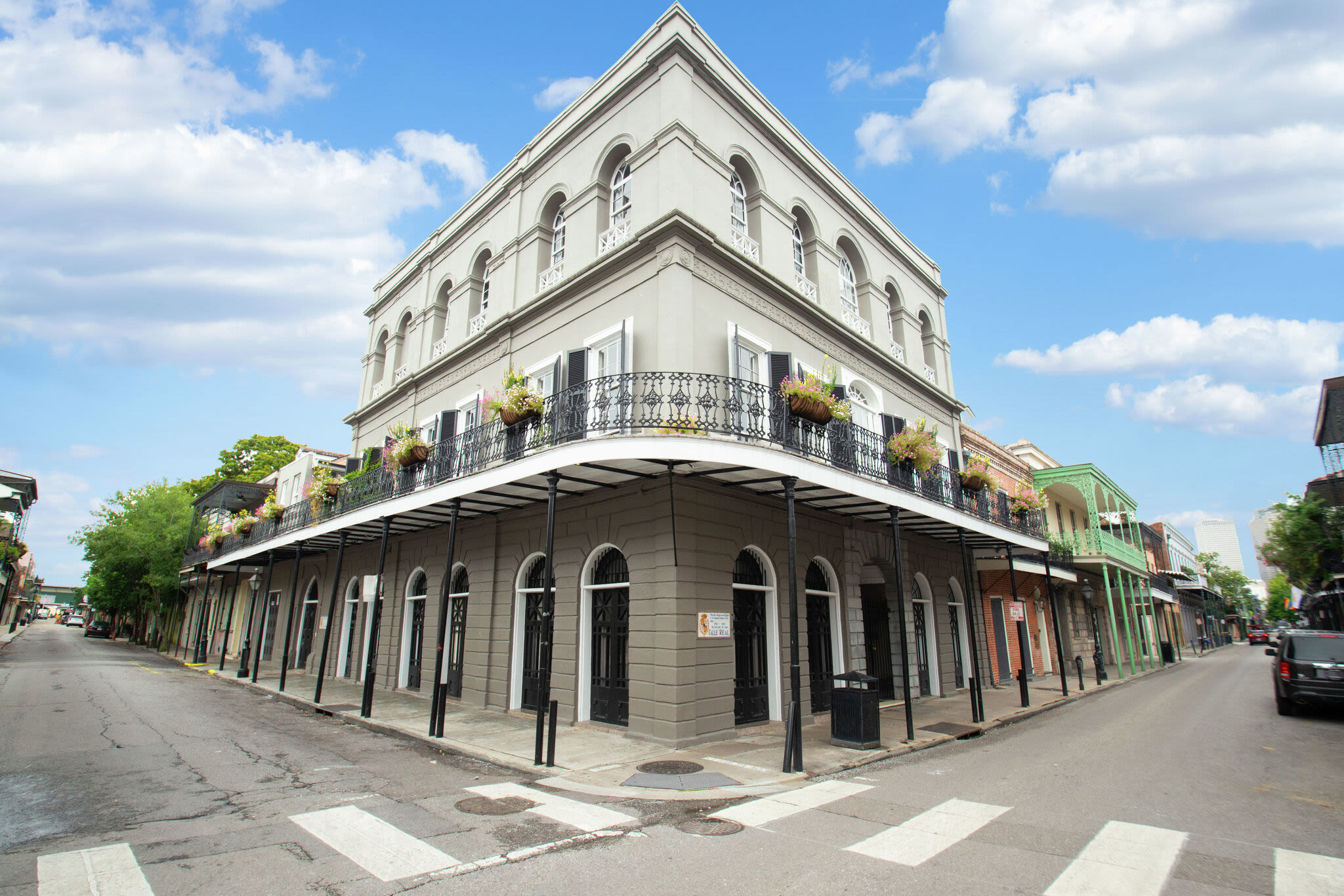 Texas energy trader’s 'haunted’ NOLA mansion lists for $10M