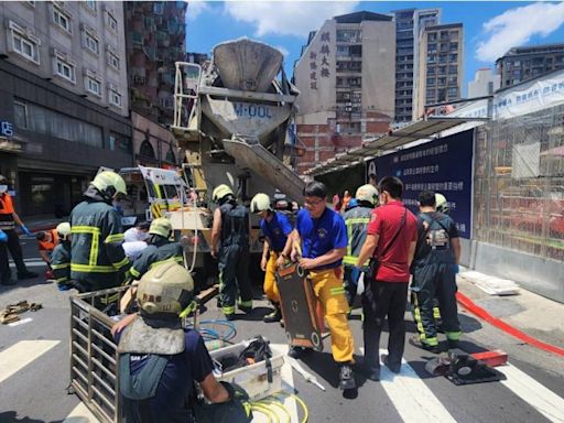 快訊／北市萬華區水泥預拌車輾騎士 她左右手開放性骨折急送醫