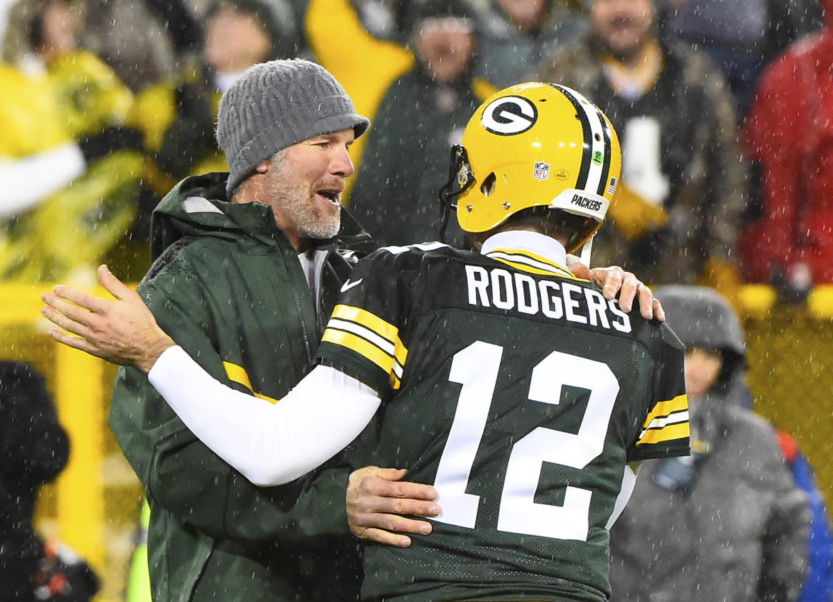 Brett Favre's Prediction for Aaron Rodgers, New York Jets is Turning Heads