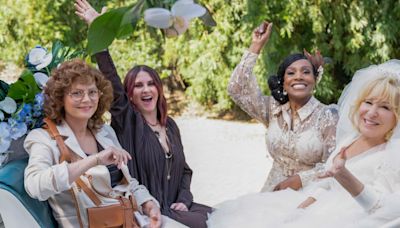 Photo: See Bette Midler, Megan Mullally, and More in First Look at THE FABULOUS FOUR