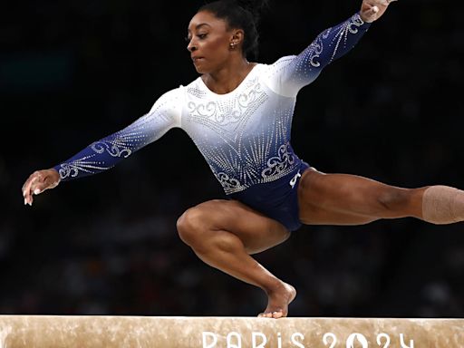 Simone Biles slips off balance beam during final to miss Olympic medal at 2024 Paris Games