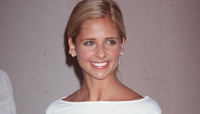 Sarah Michelle Gellar Rates Her ’90s Beauty: “My Brows Looked Like Sperm” (Exclusive)