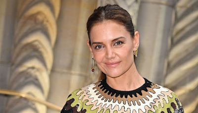I’m Unexpectedly Into the Divisive Summer Sandal Katie Holmes Declared Is In