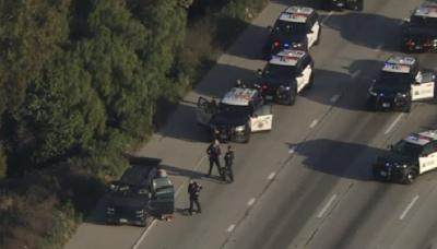 Robbery suspects arrested at end of pursuit in Lynwood